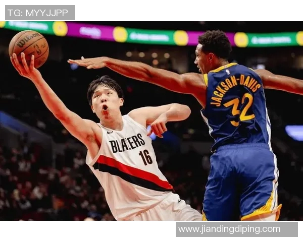 杨瀚森18+10+4背后暖心一幕！克林根认真指导 球迷期待激发潜力